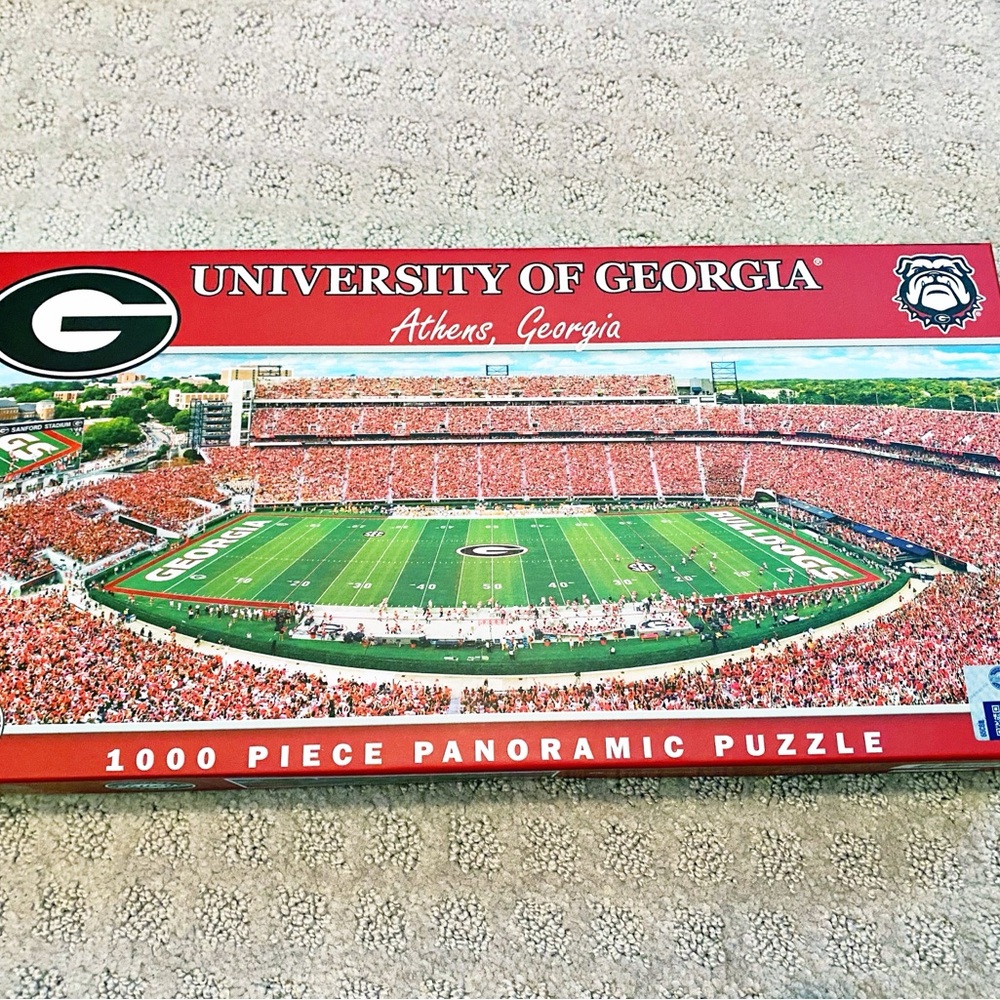 NEW University of Georgia Red Panoramic Puzzle - 1000 Pieces